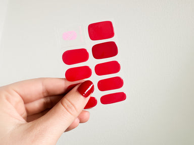  Analyzing image      robinredsheet  512 × 384px  Robin Red Maniac Nails gellak sticker Manicure solid red sheet